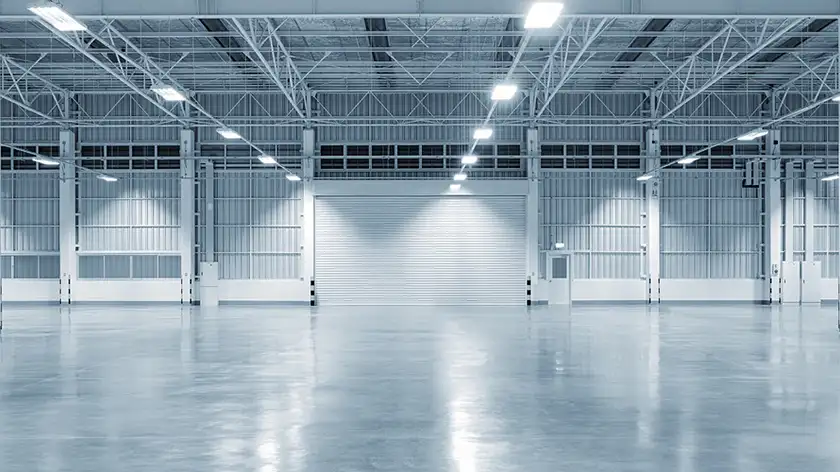 روشنایی سوله صنعتی - چراغ کارگاهی؛ این اشتباه پرهزینه را نکنید!